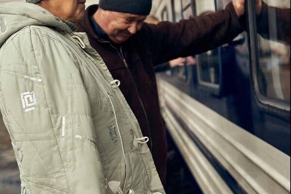 Одесский фотограф показал трогательные кадры эвакуации людей из Одессы