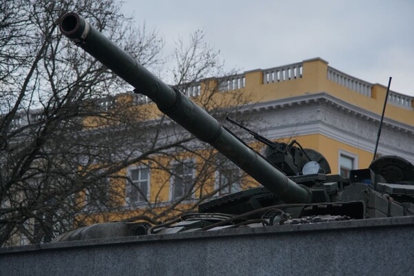 В ВСУ показали военную технику в центре Одессы