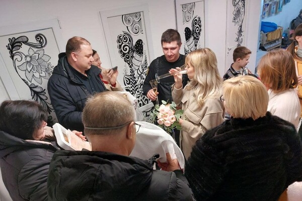 Романтика во время войны: в Одесской области зарегистрировали брак в бомбоубежище