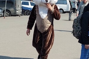 На одесском вокзале играл оркестр, а сотрудники зоопарка переоделись в костюмы