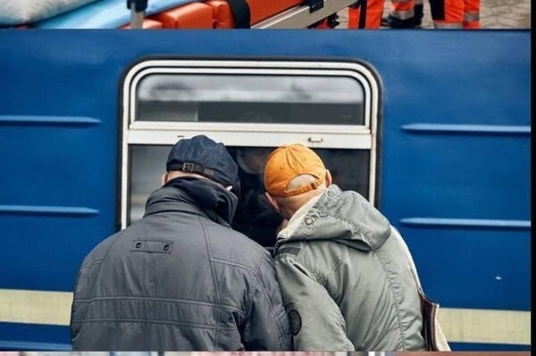 Одесский фотограф показал трогательные кадры эвакуации людей из Одессы