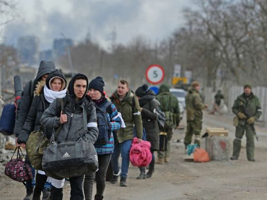 Колона з 4 тисячами маріупольців доїжджає до Запоріжжя: люди кілька днів стояли у полі
