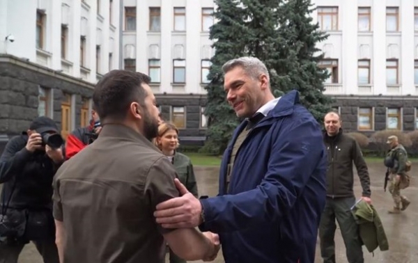 В Киев приехал канцлер Австрии