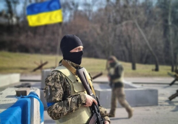 Добровольцев территориальной обороны призывают отдать оружие на хранение