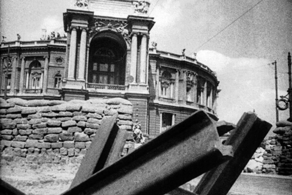 Баррикады, разрушения и оккупация: Одесса во время Второй мировой войны в фотографиях