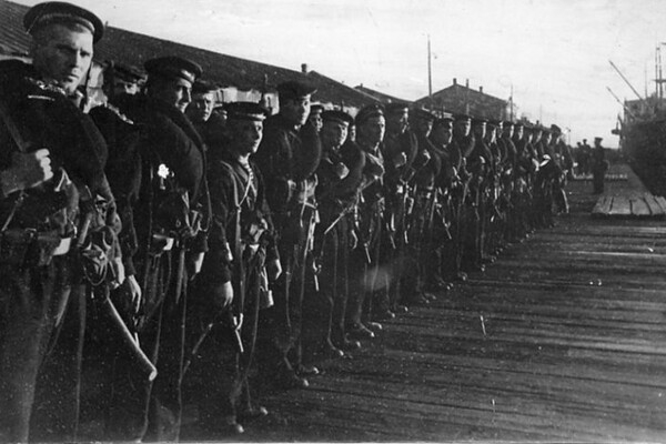 Баррикады, разрушения и оккупация: Одесса во время Второй мировой войны в фотографиях