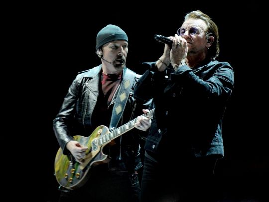 Легендарні U2 виступили у київському метро (відео)