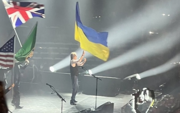 Пол Маккартни на концерте поддержал Украину