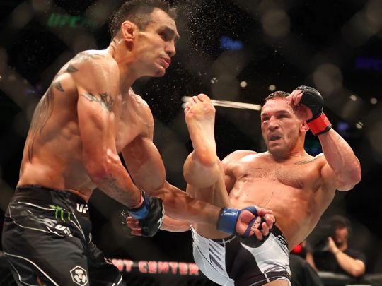 Претендент на нокаут року: Чендлер жорстко «вирубив» Фергюсона на UFC 274 (відео)
