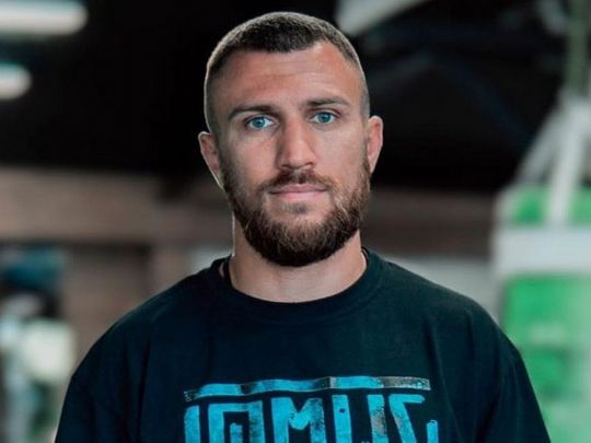 «А написати, хто це зробив, слабо?»: Ломаченко поливають брудом за «суху» реакцію на ракетний обстріл його рідного району (відео)