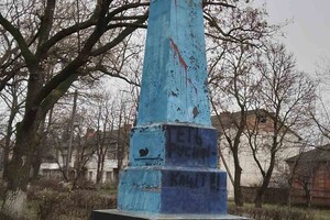 Под Одессой снесли памятник Пушкину
