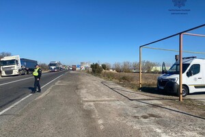 На трассе Одесса-Рени проверяют грузовики и фуры: что случилось