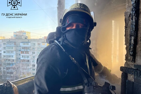На Таирова загорелась квартира после неосторожного курения 