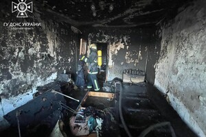 На Таирова загорелась квартира после неосторожного курения 