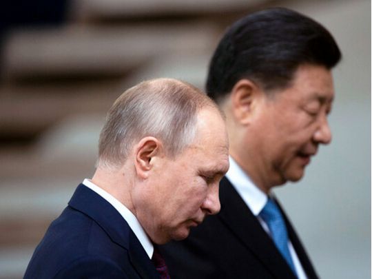 «Це на Захід вони готові „бикувати“, а стосовно китайських сюзеренів — паїньки»: дослідник путінізму про амбіції Кремля