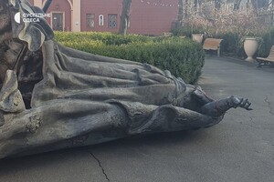 Памятник Суворову и Екатерине уже в Художественном музее: за их хранение будут платить (фото)