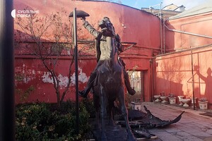 Памятник Суворову и Екатерине уже в Художественном музее: за их хранение будут платить (фото)