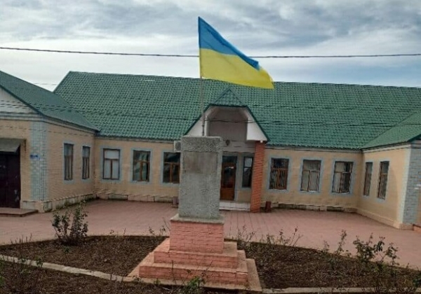 В Одесской области снесли еще один памятник Суворову