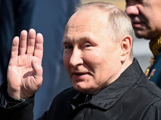 Перекосившись від болю, судомно хапався рукою за стіл: здоров’я путіна погіршилось