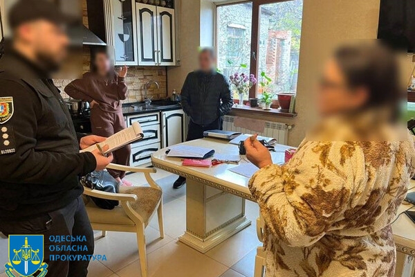 В Одессе будут судить юристов, которые организовали выезд мужчин за границу
