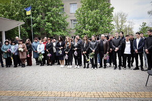 В Одесской области открыли мемориальную доску погибшему защитнику Мариуполя 