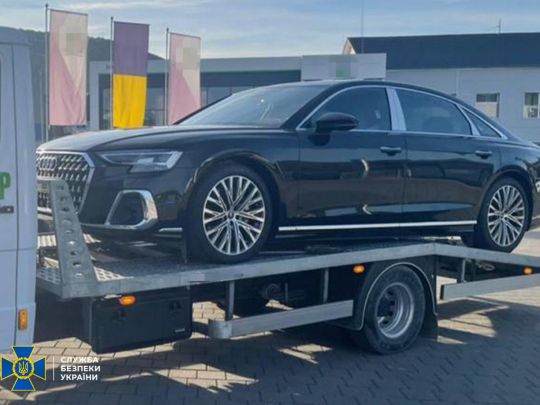 Справа на 3 мільйони євро: з України в росію переправили десятки «Майбахів» та «Роллс-Ройсів» (фото, відео)