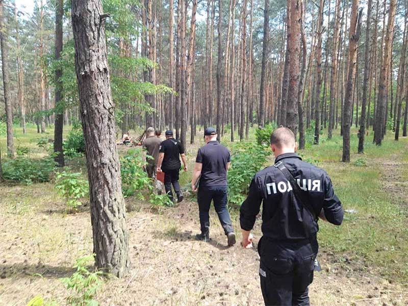 Замість «шашликів» опинився у військкоматі: у лісах Києва почали вручати повістки