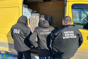 Госинспектор Одесской таможни брал взятки во время оформления гуманитарки