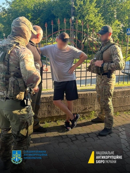 Затримано голову Тернопільської облради, в ОВА проходять обшуки: що трапилося (фото)