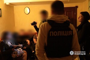 В массажном салоне Одессы задержали проституток