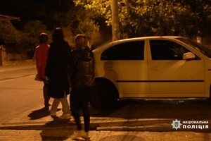 В массажном салоне Одессы задержали проституток