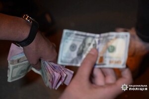 На Одесском вокзале мужчины вывели женщину из поезда и ограбили на шестьсот тысяч гривен