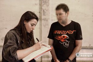 На Одесском вокзале мужчины вывели женщину из поезда и ограбили на шестьсот тысяч гривен