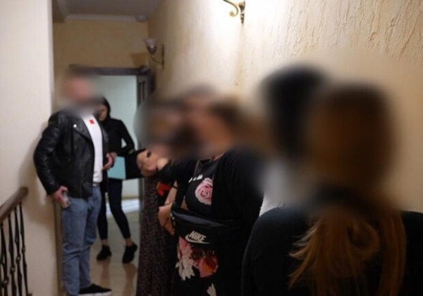 В массажном салоне Одессы задержали проституток