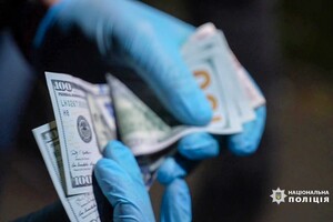 На Одесском вокзале мужчины вывели женщину из поезда и ограбили на шестьсот тысяч гривен