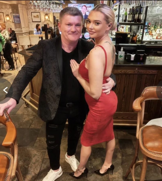 Легендарний боксер закрутив роман з моделлю Playboy: фото красуні