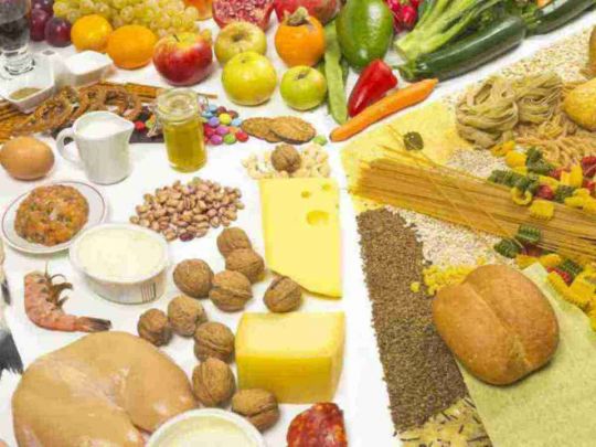 Що можна їсти та пити при діареї: дієтологиня розповіла про продукти-цілителі