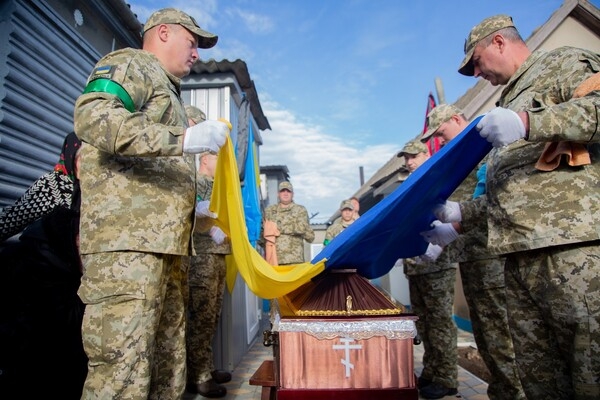 В Одесской области простились с погибшим на фронте в Луганской области пограничником 