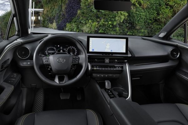 Toyota виведе на ринок України гібридний кросовер нового покоління: що відомо