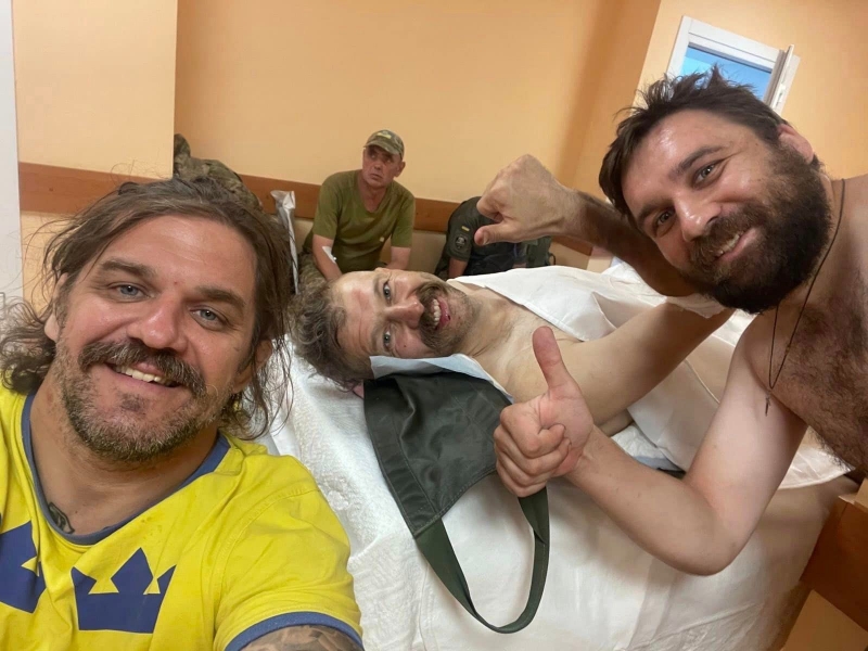 Як солдату не замерзнути й не промокнути в окопах, коли там по пояс води: лайфхаки від медика, який став військовим