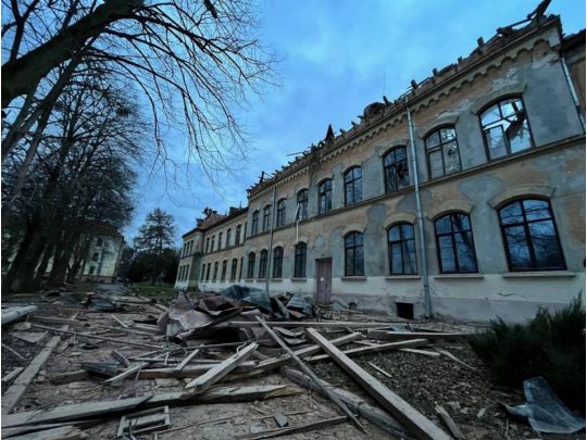 Намагаються знищити навіть пам’ять: у Львові після атаки дронів рф згорів музей Шухевича