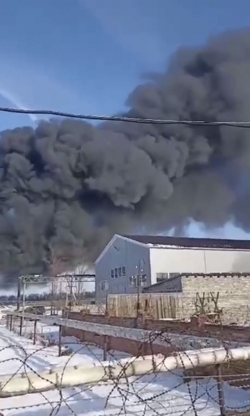 Ні дня без пожеж: в росії палає поліефірний завод (відео)