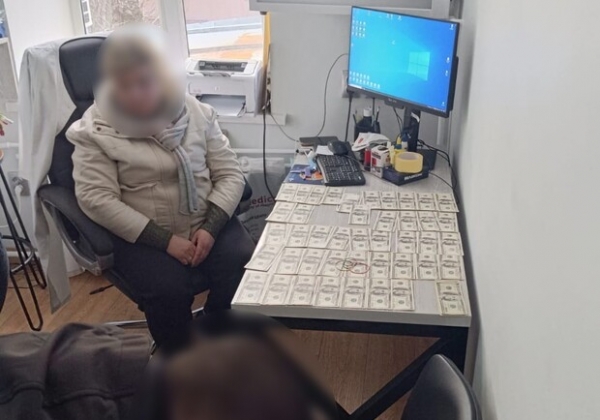 Восемь тысяч долларов за оформление инвалидности: в Одессе попалась на взятке заведующая поликлиники