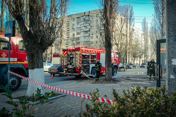 В Киевском районе Одессы вспыхнул пожар в торговом павильоне: подробности