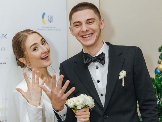 Футболіст збірної України Миколенко одружився в Англії… без шкарпеток (фото)