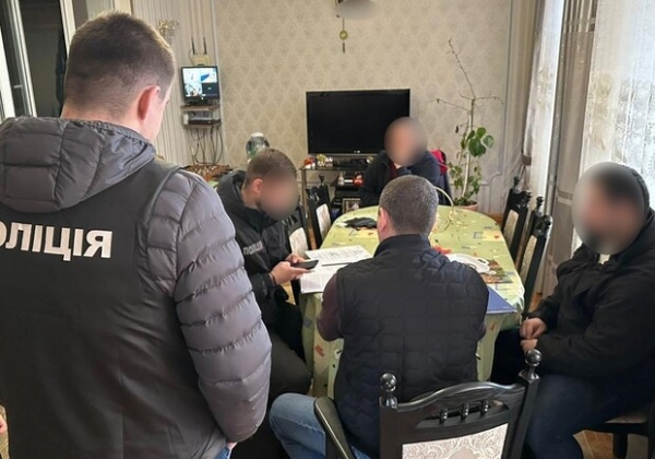 Чиновники одесского горсовета брали взятки за размещение рекламы и помогали уклонистам 