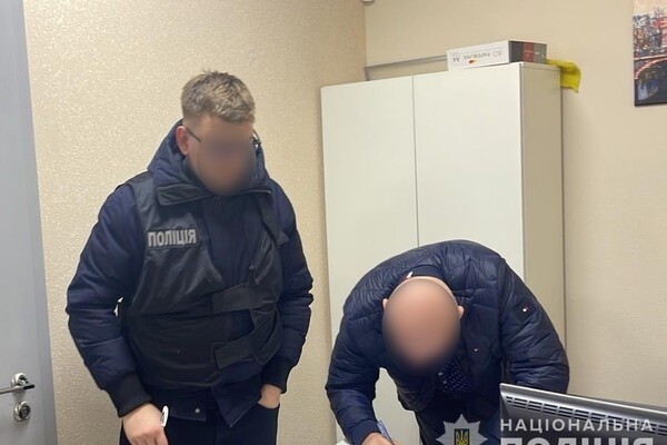 Чиновники одесского горсовета брали взятки за размещение рекламы и помогали уклонистам 