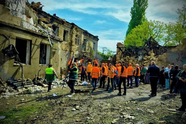 Одессе закончили разбирать завалы на месте вражеских обстрелов 23 апреля