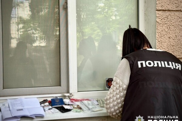 В Одессе женщина за 9000 долларов "делала" мужчин непригодными к службе  