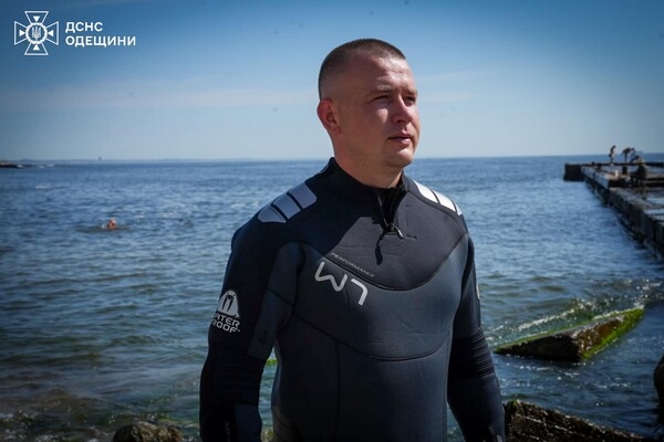 В Одессе 20-летнюю полицейскую из Ровно смыло волной в море: девушку ищут спасатели